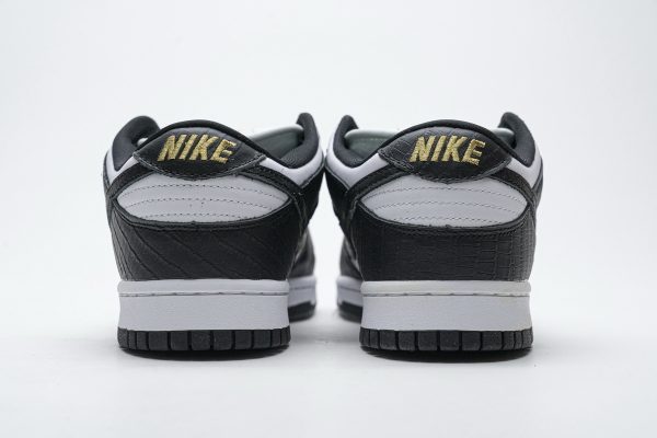 1AB5399B51E1A LJR Batch Nike SB Dunk Low Supreme Stars Black DH3228-102