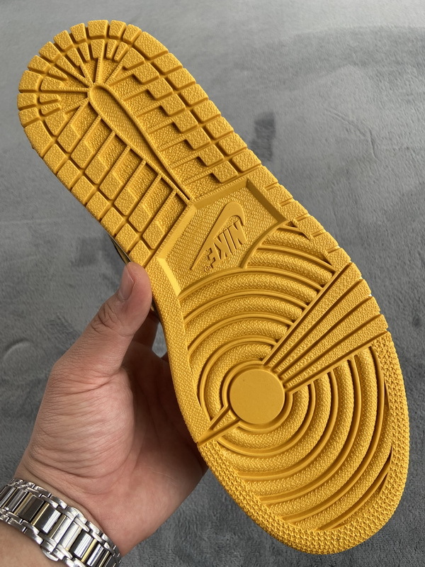 1AB5654C01C1B LJR Batch Air Jordan 1 Retro High Pollen 555088-701