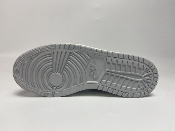 1AB57B071531A LJR Batch Air Jordan 1 High Zoom Air CMFT London DH4268-001