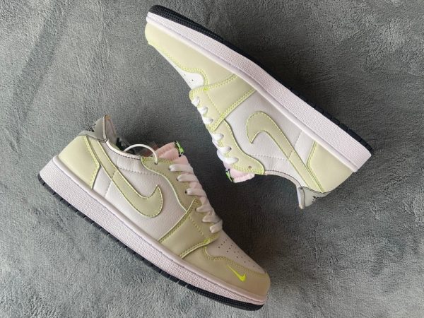 1AB57D9025C1C StreetGxd Air Jordan 1 Retro Low White Ghost Green Black DM7837-103