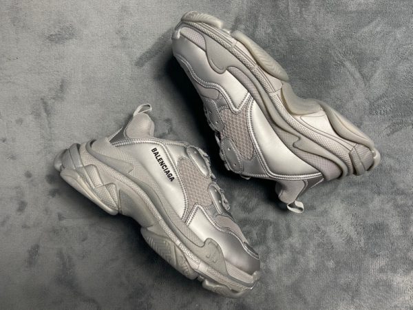 StreetGxd Balenciaga Triple S Light Gray Silver 536737 W2FS2 8100