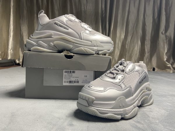 StreetGxd Balenciaga Triple S Light Gray Silver 536737 W2FS2 8100