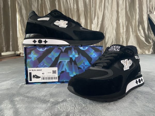 1AB589436401A Pkstockx LOUIS VUITTON Run Away Black