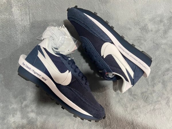 1AB591BC9371A PKstockx Fragment Design x sacai x Nike LDWaffle Blue Void DH2684-400
