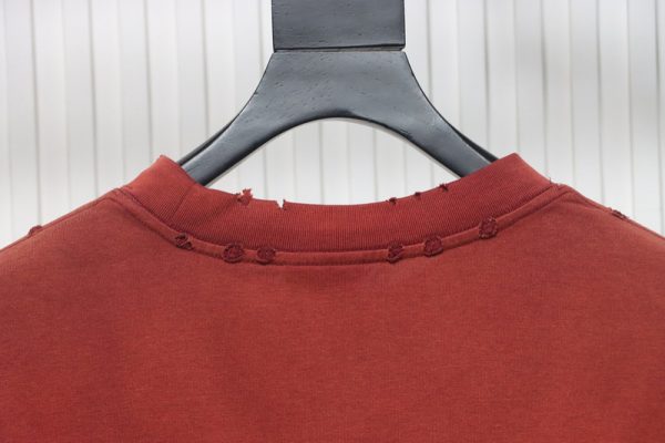 balenciaga_25ss_washed_cola_embroidery_fried_color_hole_short_sleeved_t_shirt_red_1C493F2DF8111 Balenciaga 25ss washed cola embroidery fried color hole short-sleeved T-shirt red