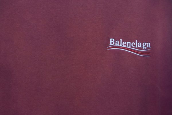 balenciaga_25ss_washed_cola_embroidery_fried_color_hole_short_sleeved_t_shirt_red_1C493F2E42813 Balenciaga 25ss washed cola embroidery fried color hole short-sleeved T-shirt red