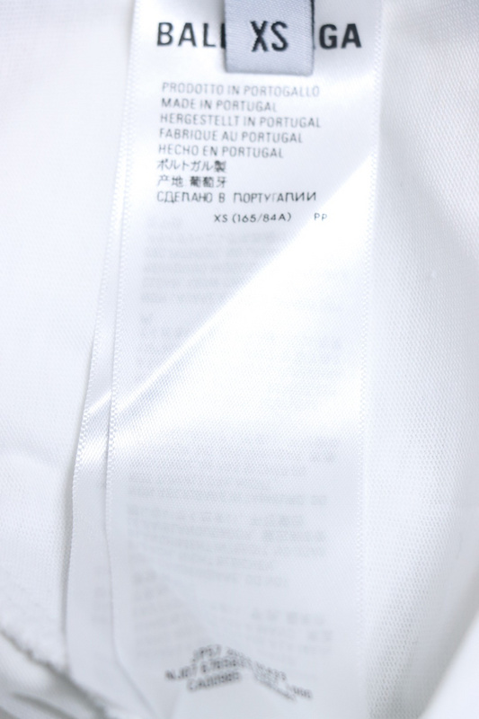 balenciaga_co_branded_manchester_united_football_embroidered_short_sleeve_1C418CCE14F1D Balenciaga Lion Crest Soccer T-Shirt White