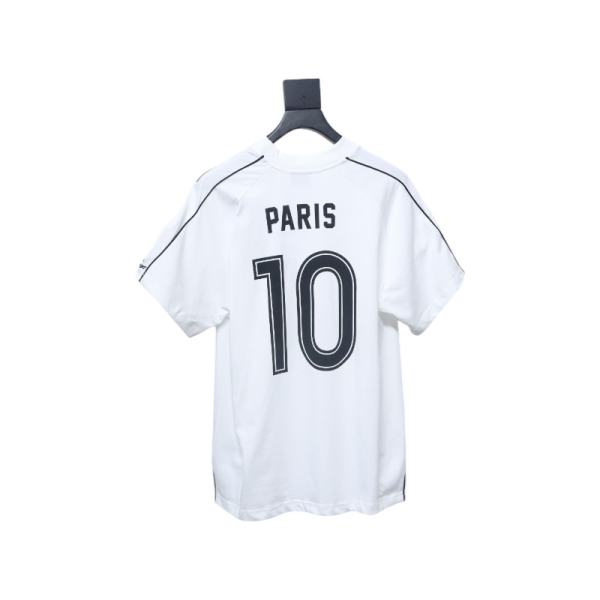 balenciaga_co_branded_manchester_united_football_embroidered_short_sleeve_1C59C6DD43815 Balenciaga Lion Crest Soccer T-Shirt White