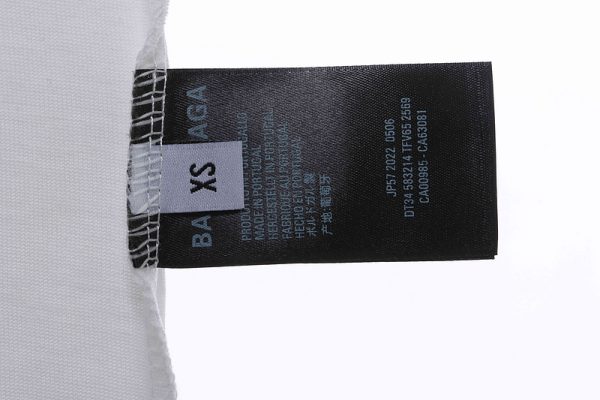 balenciaga_embroidered_letters_distressed_short_sleeve_white_1C0C9FD13D41A Balenciaga embroidered letters distressed short-sleeve white