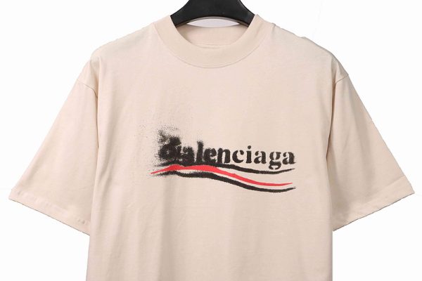 balenciaga_fuzzy_cola_print_short_sleeve_white_1C1D6340E4416 Balenciaga fuzzy cola print short-sleeve white