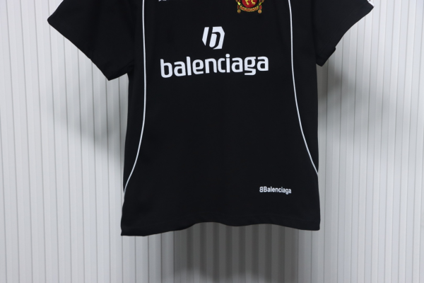 balenciaga_lion_crest_soccer_t_shirt_black_1C59C8C74C913 Balenciaga Lion Crest Soccer T-Shirt Black