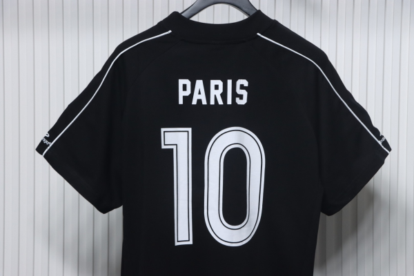 balenciaga_lion_crest_soccer_t_shirt_black_1C59C8C75C41E Balenciaga Lion Crest Soccer T-Shirt Black