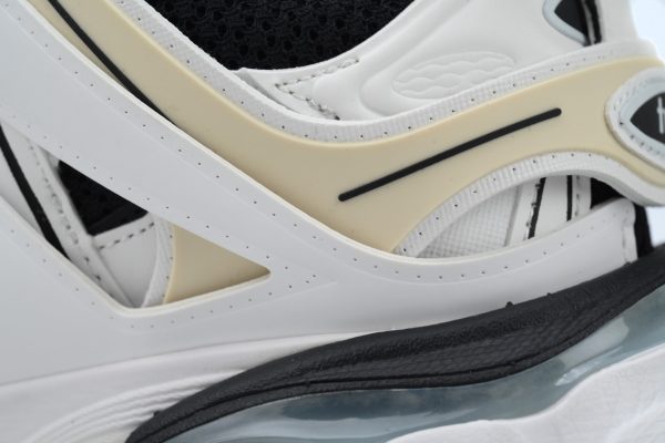 balenciaga_track_sneaker_white_black_1B316FD656419 Balenciaga Track Sneaker White Black