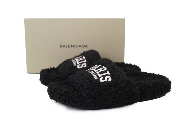 balenciagablack_and_white_label_1D3395A03741E BalenciagaFurry Slides 'Cities Paris Black'
