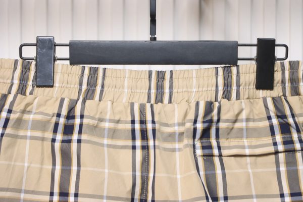 burberry_classic_check_beach_shorts_khaki_1C42BA284E61A Burberry Classic Check Beach Shorts Khaki