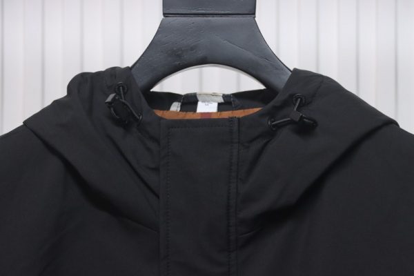 burberry_fake_chest_pocket_embroidered_war_horse_plus_cotton_hooded_jacket_1B5EF2498AC1A Burberry chest pocket embroidered war horse plus cotton hooded jacket