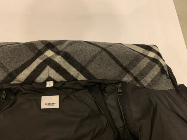 burberry_hooded_puffer_jacket_with_hood_1B1936139AD17 Burberry Hooded Puffer Jacket with Hood Black