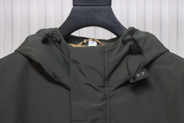 burberry_horse_logo_on_arm_plus_cotton_olive_green_hooded_jacket_1B6032EB18D13 Burberry Horse Logo on Arm Plus Cotton Olive Green Hooded Jacket