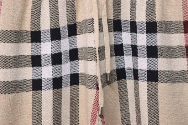 burberry_large_check_knit_shorts_1C42BA91E4310 Burberry Large check knit shorts