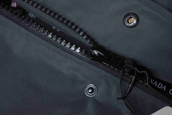 Canada Goose   Short   gray down jacket