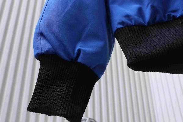 Canada Goose   Short blue down jacket