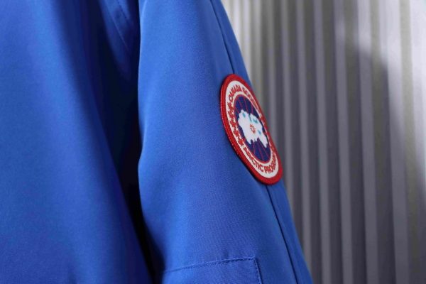 Canada Goose   Short blue down jacket