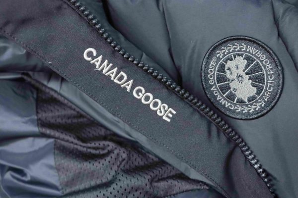 Canada Goose   Short black down jacket