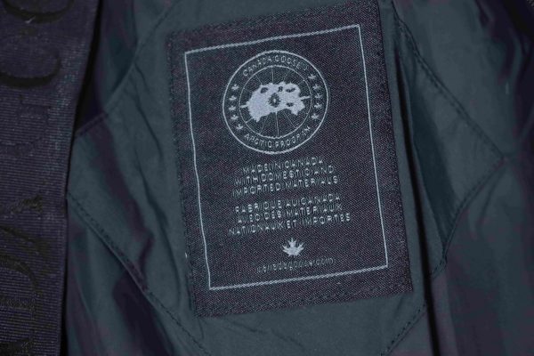 Canada Goose   Short black down jacket