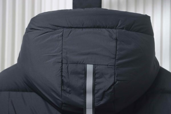 Canada Goose   Short black down jacket