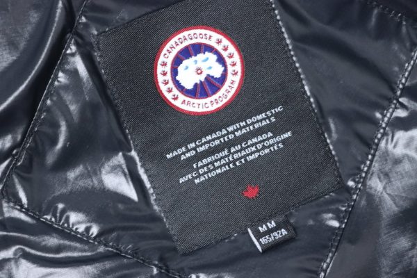 _canada_goose___short_large_plaid_puff_down_jacket_black_1D0E5BDACB411 Canada goose Short Large Plaid Puff Down Jacket Black