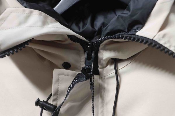 Canada Goose   Short white down  jacket