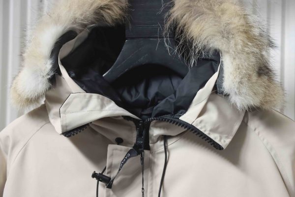 Canada Goose   Short white down  jacket