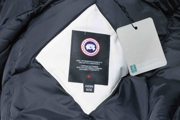 Canada goose  Business style mid-length down jacket white