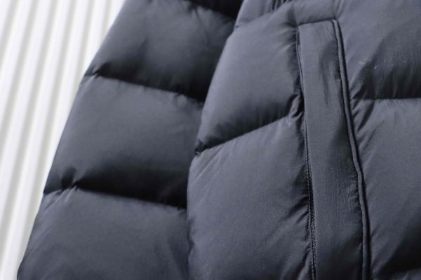 _canada_goose__hooded_down_jacket_black_1D0F07EB5201A Canada goose Hooded down jacket black