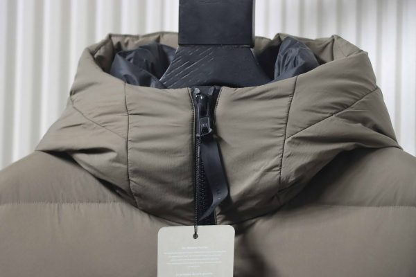 _canada_goose__hooded_down_jacket_brown_1D0F072B51C1D Canada goose Hooded down jacket brown