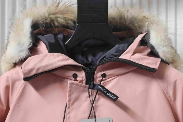 _canada_goose__pink_short_down_jacket_1D06726B3091A Canada Goose Pink short down jacket