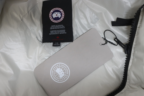 canada_goose_crofton_quilted_recycled_nylon_ripstop_down_jacket_white_1B6E41946C71F CANADA GOOSE Crofton Quilted Recycled-Nylon Ripstop Down Jacket White