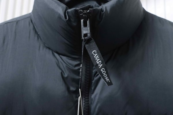 Canada goose Stand collar large plaid down jacket black