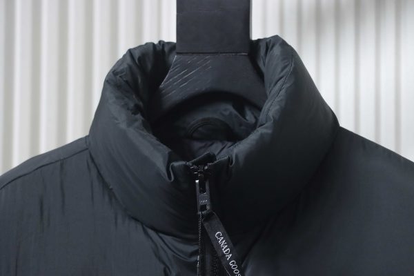 Canada goose Stand collar large plaid down jacket black