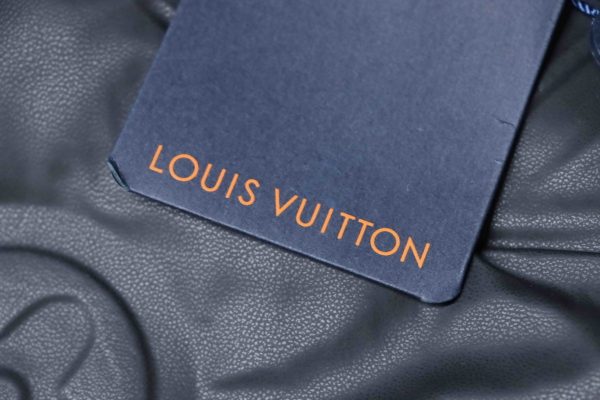 copy_of_louis_vuitton_embossed_zipper_down_jacket_white_1D0F095EEED19 Louis Vuitton Embossed Zip Down Jacket Black
