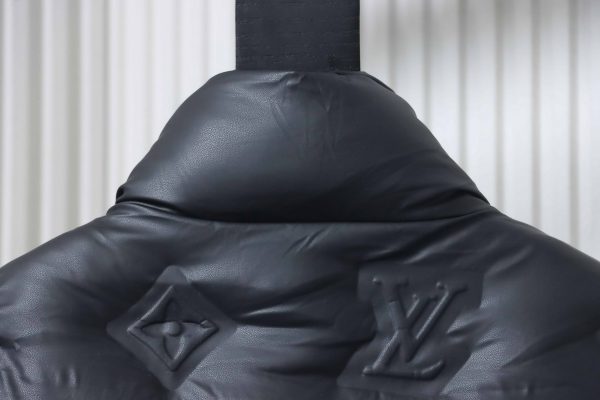 copy_of_louis_vuitton_embossed_zipper_down_jacket_white_1D0F095FB2510 Louis Vuitton Embossed Zip Down Jacket Black