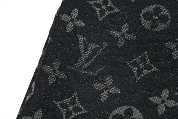 copy_of_louis_vuitton_suede_tassel_scarf_khaki_1D18713099418 Louis Vuitton Suede Tassel Scarf Black