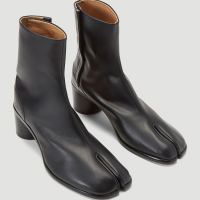 Maison Margiela Tabi Boots in Black Maison Margiela Tabi Boots in Black