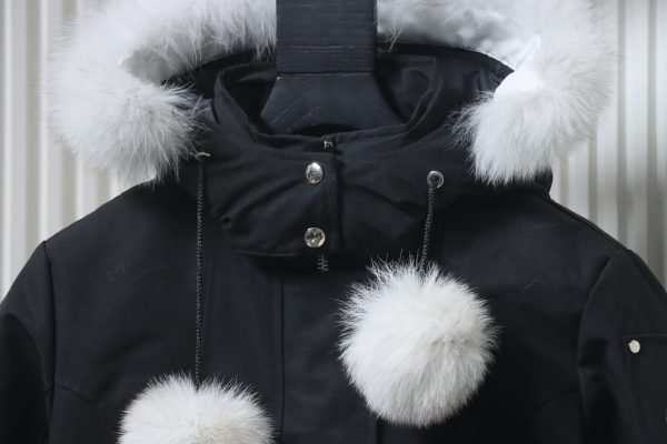 Moose  Knuckles  Women's down jacket, long black