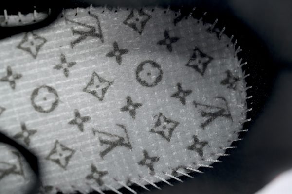 copy_of_pk_god_batch_louis_vuitton_run_tatic_grayish_green_1C5371A45B114 PK God Batch Louis Vuitton Run Tatic Black Orange