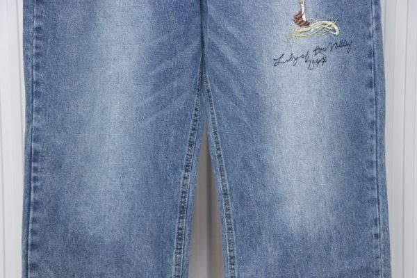 dior_cd_embroidered_letters_plant_flowers_couple_washed_jeans_1B5EF32AE431B Dior CD embroidered letters plant flowers couple washed jeans