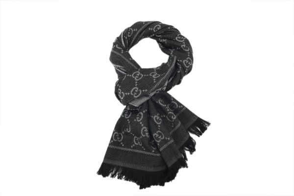 Gucci knitted bassel scarf black Gucci knitted bassel scarf black
