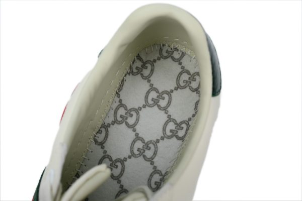 gucci_ace_embroidered_hearts_1B4A29FF4B11D Gucci Ace Embroidered Hearts