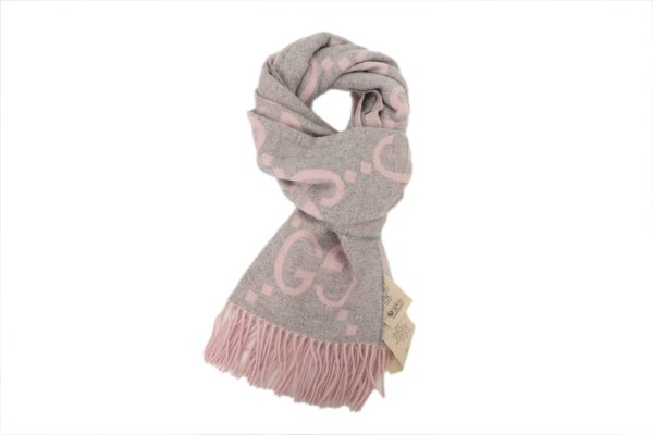 Gucci Knitted Bassel Scarf Big Pink Gucci Knitted Bassel Scarf Big Pink