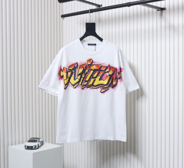 High Quality Batch Louis Vuitton Comic Cartoon Flame Letter Print Short Sleeve White High Quality Batch Louis Vuitton Comic Cartoon Flame Letter Print Short Sleeve White
